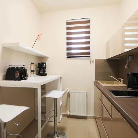 Balaton 370 Apartment *